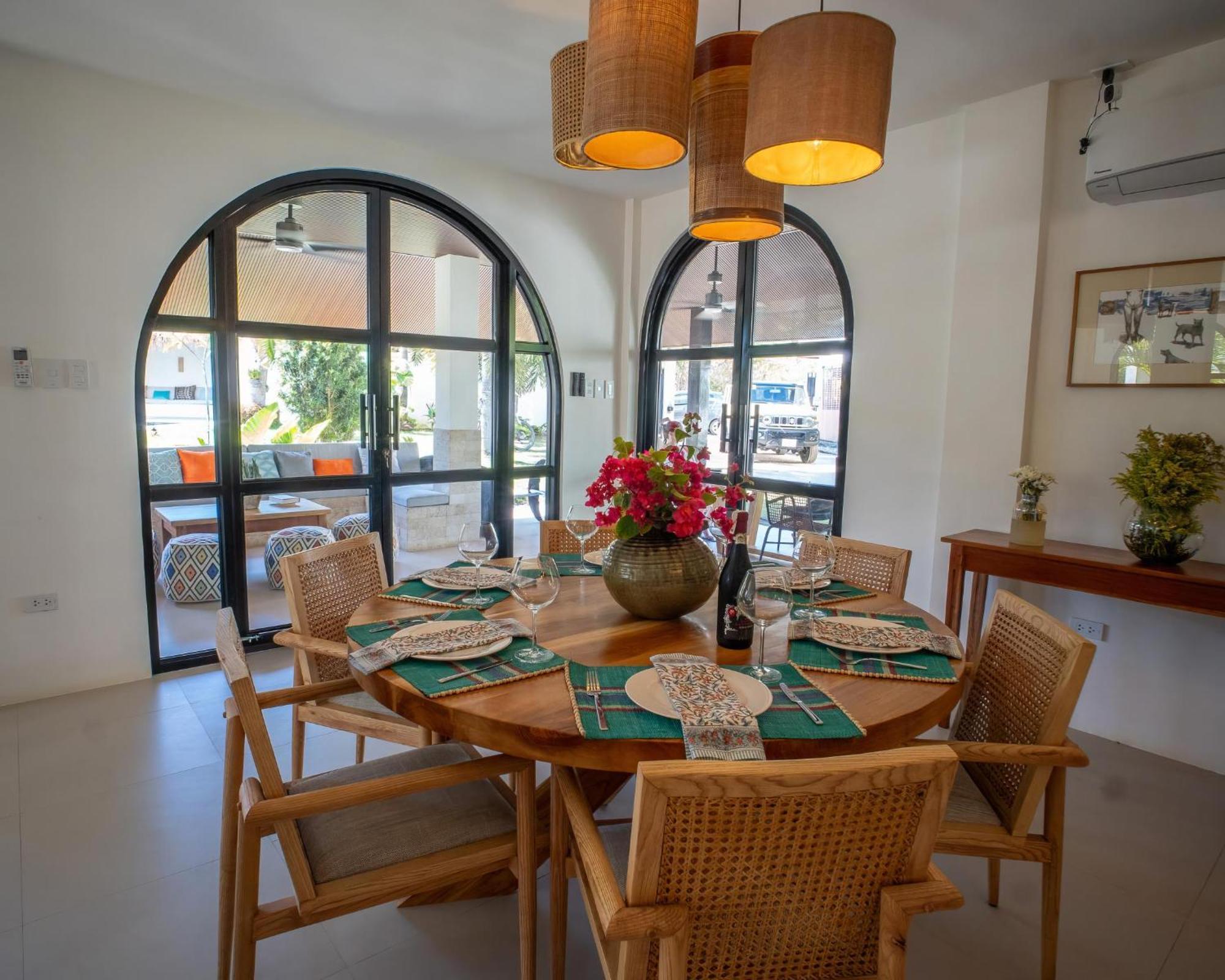 Sustainable Luxury In Alona Villa Bolod  ภายนอก รูปภาพ
