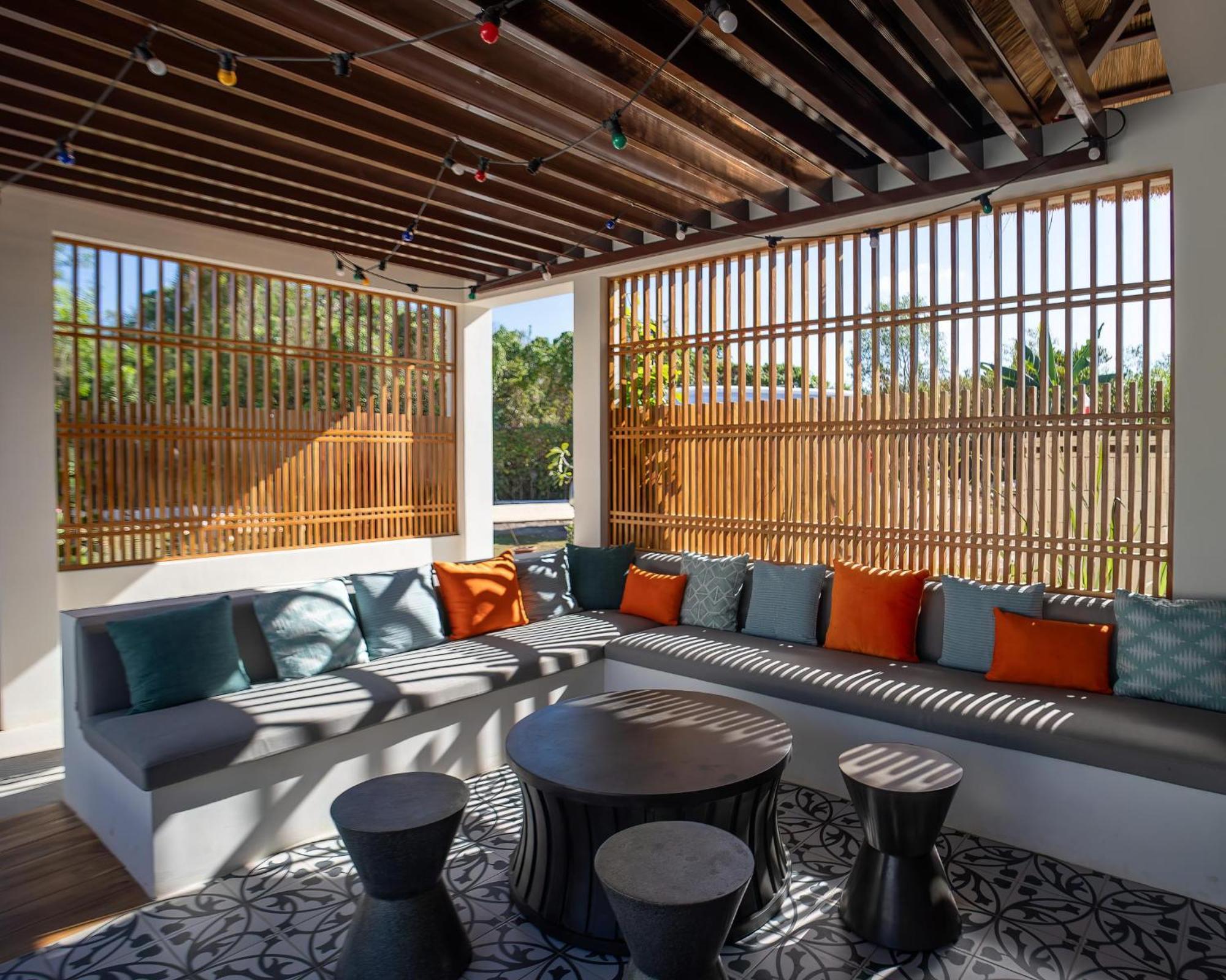 Sustainable Luxury In Alona Villa Bolod  ภายนอก รูปภาพ