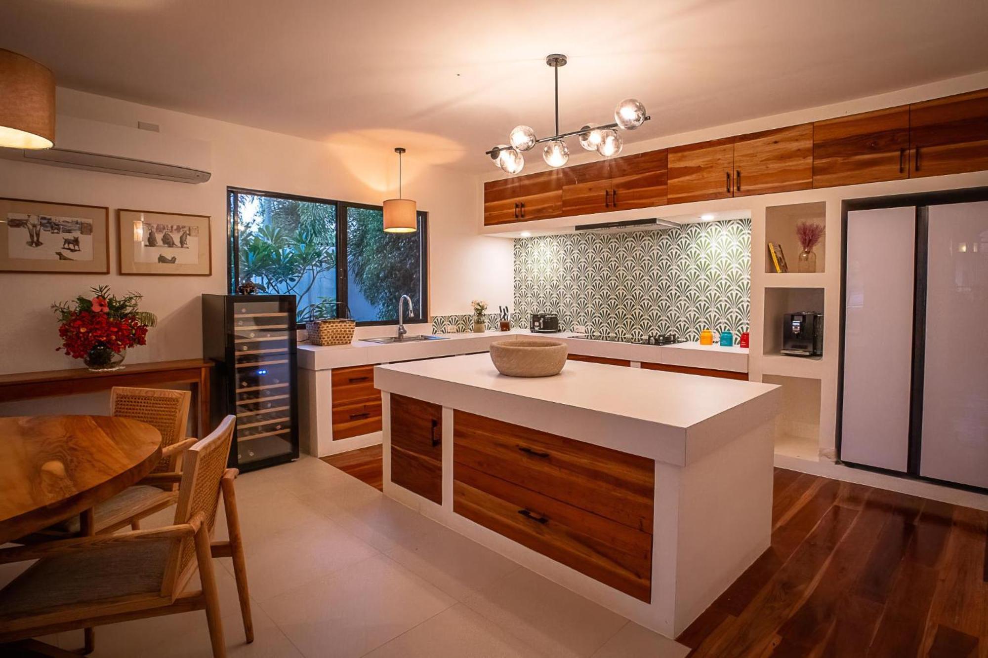 Sustainable Luxury In Alona Villa Bolod  ภายนอก รูปภาพ