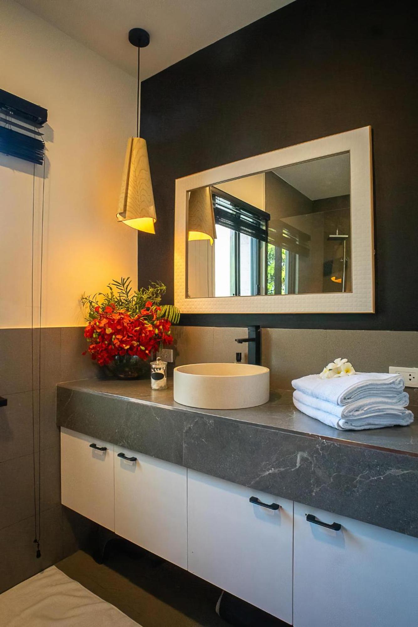 Sustainable Luxury In Alona Villa Bolod  ภายนอก รูปภาพ