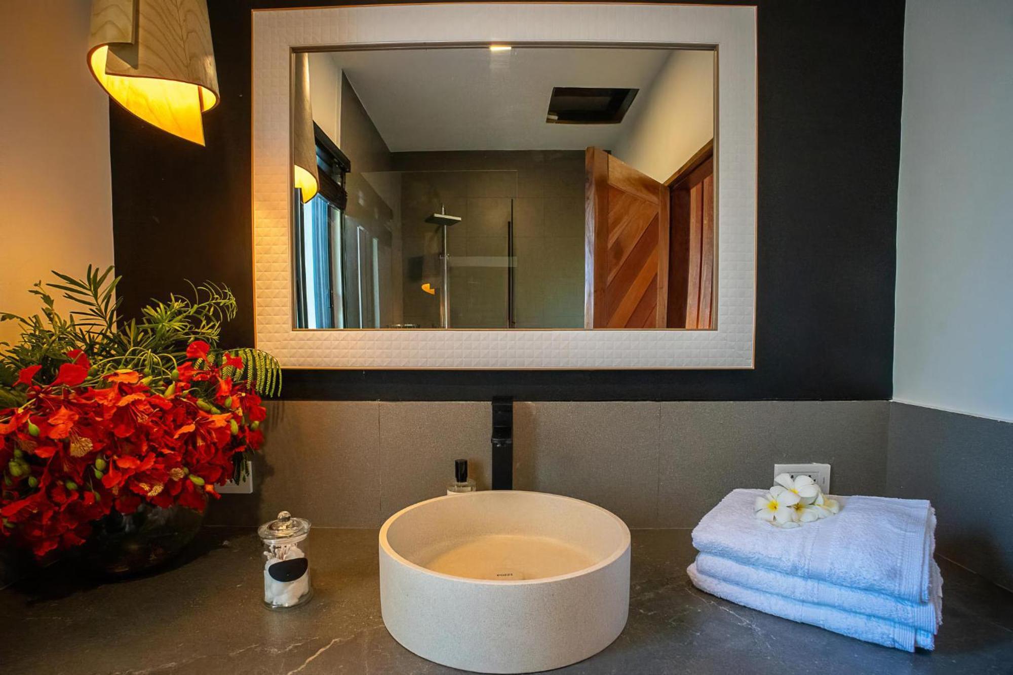 Sustainable Luxury In Alona Villa Bolod  ภายนอก รูปภาพ