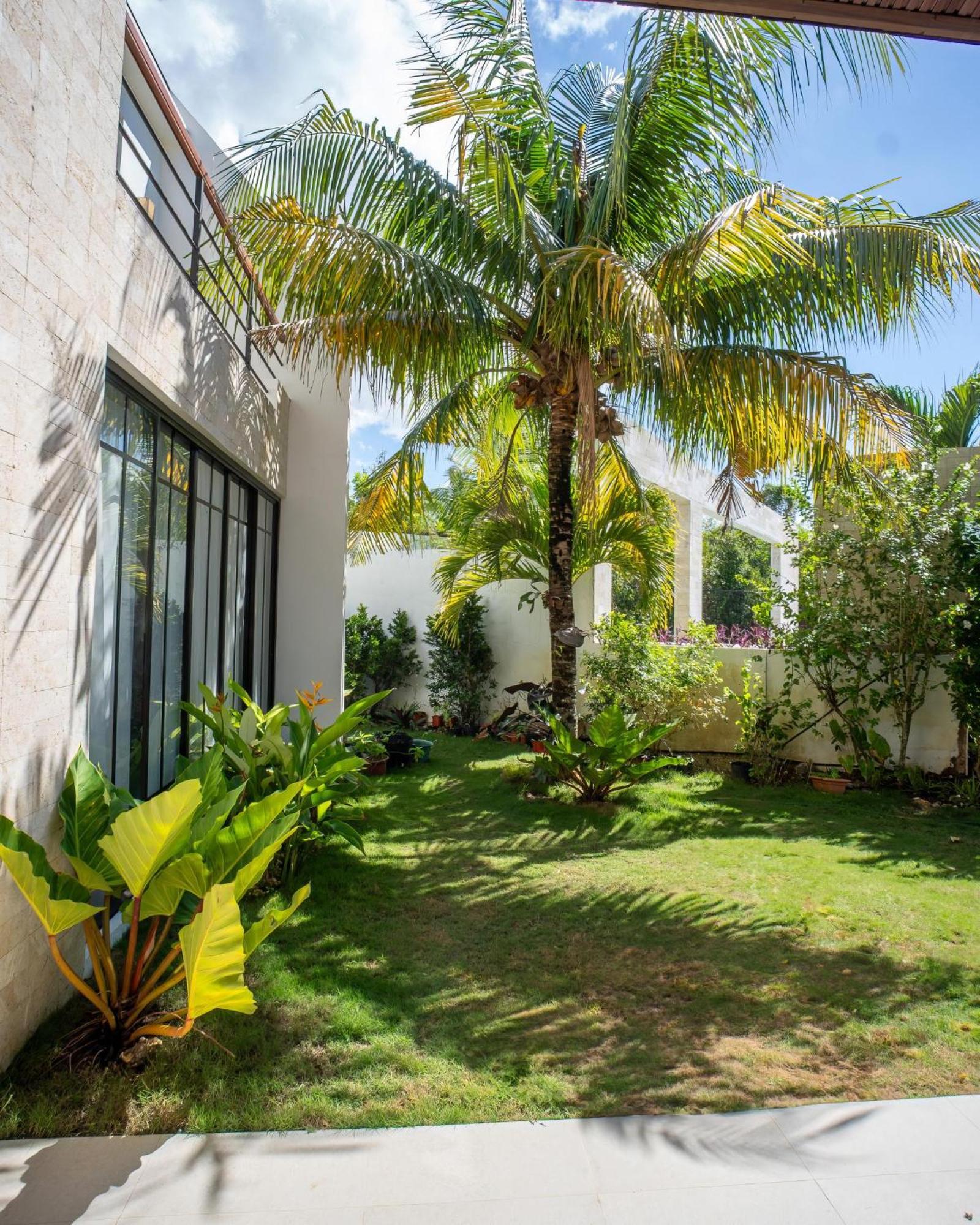 Sustainable Luxury In Alona Villa Bolod  ภายนอก รูปภาพ