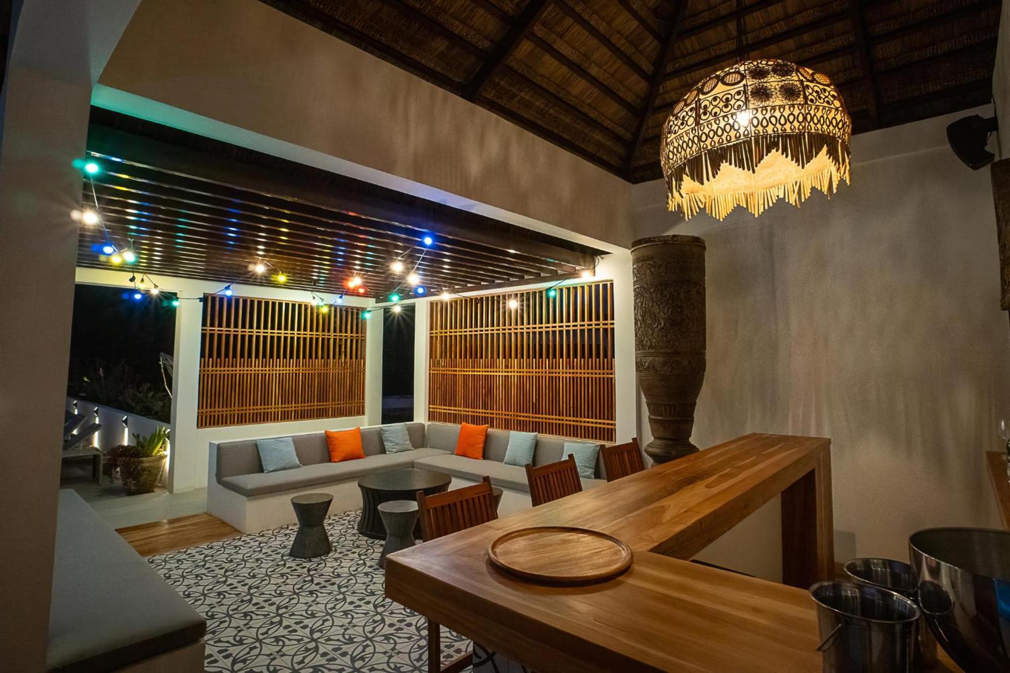 Sustainable Luxury In Alona Villa Bolod  ภายนอก รูปภาพ